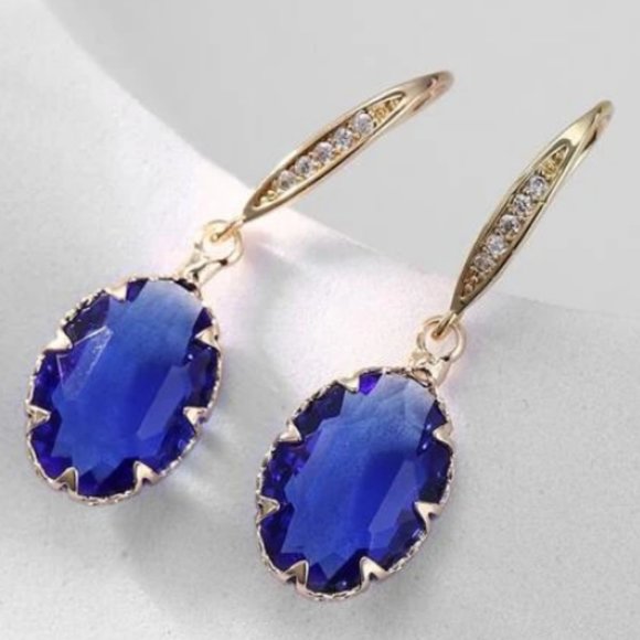 Shiny Oval Shape Blue Dangle Earrings Inlaid with Cubic Zirconia New - Picture 3 of 6